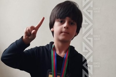 7 yaşlı uşaq Gəncə güləş məktəbinə medal qazandırdı