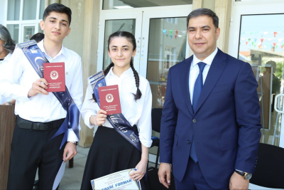 315 məzunumuz məktəbi fərqlənmə attestatı ilə bitirib