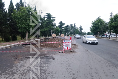 Gəncədə “məşhur” boru partladı – asfalt yenə qazıldı - FOTO