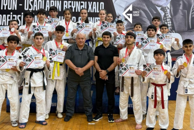 Gəncə komandasından medal şousu