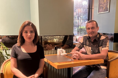 "Ehtiyac içində də yaşamıram, təmtəraqlı həyatım da yoxdur"