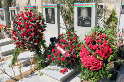 Şəhid hərbi pilot Rəşad Atakişiyevin məzarı ziyarət olunub