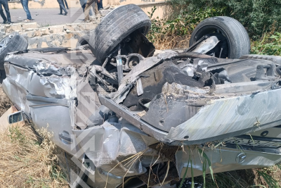 "Mercedes-Benz" ağır qəzaya düşüb - FOTO