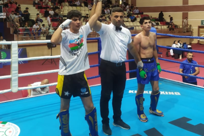 Qərb bölgəsinin kikboksçularından medal çələngi - FOTO