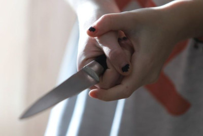 Övladlarının gözləri qarşısında ərini öldürən qadınla bağlı qərar