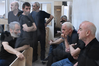 Ermənistan silahlı qüvvələrinin hücumları nəticəsində yaralanmış, mina qurbanı olmuş, evləri dağılmış şəxslər məhkəmədə ifadə veriblər