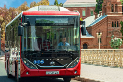 Gəncədə “BakuBus”ın avtobuslarına kartların satışına başlanılıb
