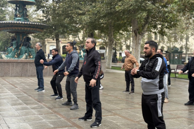 Niyazi Bayramov 1500 manatlıq ayaqqabıda idman etdi