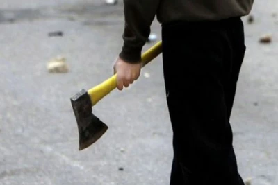 Gəlinini baltalayan qayınata 6 ay islah işləri cəzasına məhkum edilib