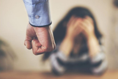 54 yaşlı kişi həyat yoldaşına xəsarət yetirib