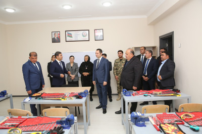 Alıuşağı kənd tam orta məktəbi istifadəyə verilib