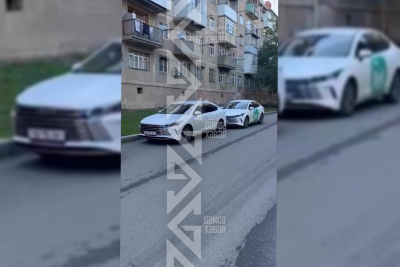 Gəncədə "Bolt" sürücüləri qanunsuz taksilərə qarşı etiraz ediblər