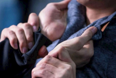"TikTok"da canlı yayım açdı, söyüş söyən həmkəndlisini çayxanada döydü