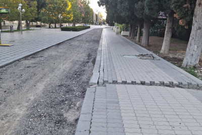 Bayraq Meydanında təhlükə saçan velosiped zolağı