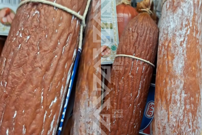 Gəncədə "Bazarstore"da kif basmış kolbasalar satılır – İDDİA