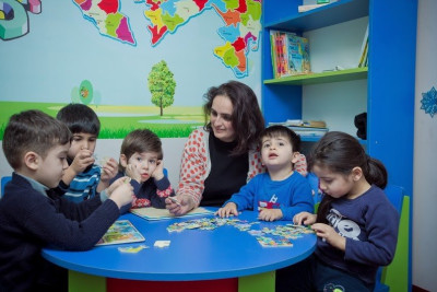 Gəncədəki tərbiyəçi-müəllimlərin NƏZƏRİNƏ