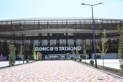 Gəncə şəhər stadionuna ot örtüyü salınır