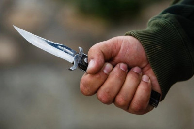 Gəncədə ər arvadını başından bıçaqladı