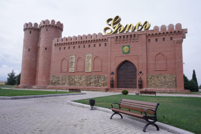 Gəncə qapıları yuyulub