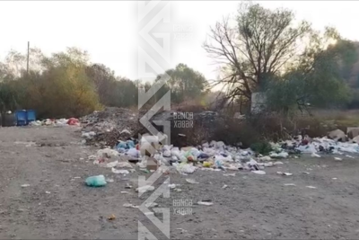 Gəncənin mərkəzində aşıb-daşan zibillik