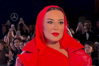 Xalq artisti MODEL OLDU