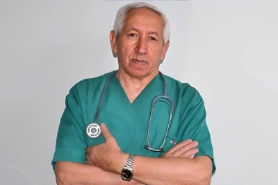 Azyaşlının ölümündə təqsirləndirilən həkimə şərti cazə verilib