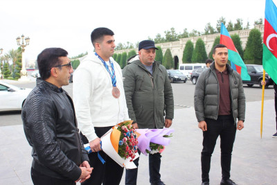 Nizami yurdunda Avropada uğur qazanmış idmançı qarşılanıb
