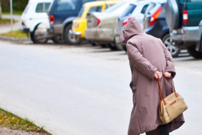 Gəncədə yük maşını 59 yaşlı qadını vuraraq öldürüb