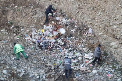 Məsuliyyətsiz vətəndaşların çirkləndirdiyi Gəncəçay təmizlənilib