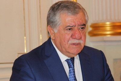 Gəncəli məmur təcili Rusiyaya qayıtdı