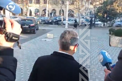 Gəncədə səsküylü məhkəmə: Tanınmış təhsil eksperti 70 min manata…