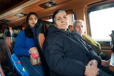 Gəncədən Qarabağa yola salınan köç ünvana çatıb