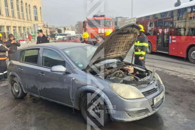 Gəncədə "Opel" yandı