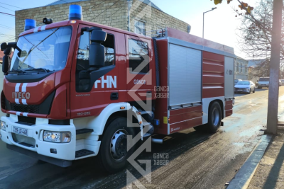 Gəncədə bitişik üç ev yandı