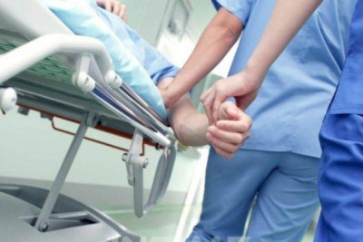 Özünə iynə vurdu, öldü