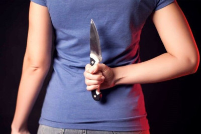 Qadın xəyanət etdi, ərini övladının gözü qarşısında öldürdü