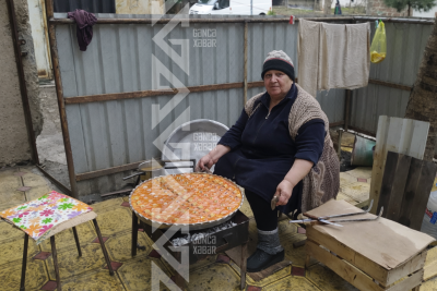 45 ildir Gəncə paxlavasını sənətinə çevirən Dürdanə xanım