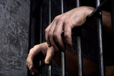 Gəncədə qonşusunu ailəsinin gözü qarşısında öldürdü – Cəzası azaldıldı