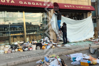 Gəncədə "Lada" "Buta Cehizlik" dükanını darmadağın etdi