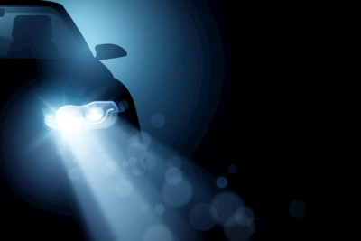 Sürücü uzaq vuran işığı yandırdı - DÖYÜLDÜ