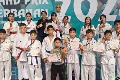 Karateçilərimiz beynəlxalq turnirdən Gəncəyə 21 medalla qayıdırlar