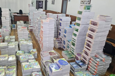 DİM gəncəli məktəblilərə metodik vəsait hədiyyə etdi