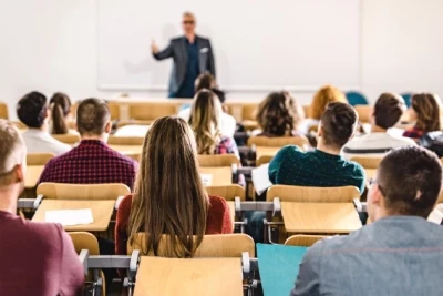 Ölkə universitetlərində çalışan əcnəbi müəllimlərin SAYI