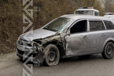 "Qazel"lə minik maşını toqquşdu, 2 nəfər yaralandı