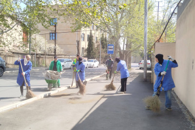 Gəncənin mərkəzi küçələri təmizlənib