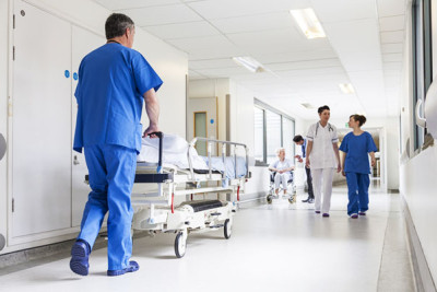 46 yaşlı kişiyə xəsarət yetirməkdə şübhəli bilinən ata-oğul tutuldu