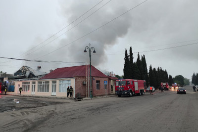 Gəncədə günəbaxan tumu sexində yanğın olub