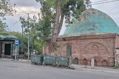 Gəncədə baxımsız halda qalan 149 illik Qızılhacılı məscidi…