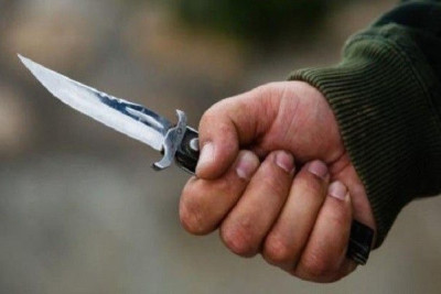 Əmisi qızını küçədə bıçaqlayan şəxs 14 illik cəzadan şikayət edir
