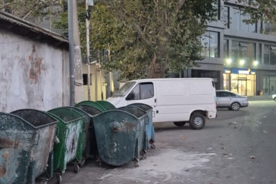 Gəncədə "Mərkəzi Univermaq"ın 18 min manat zibil borcu yaranıb